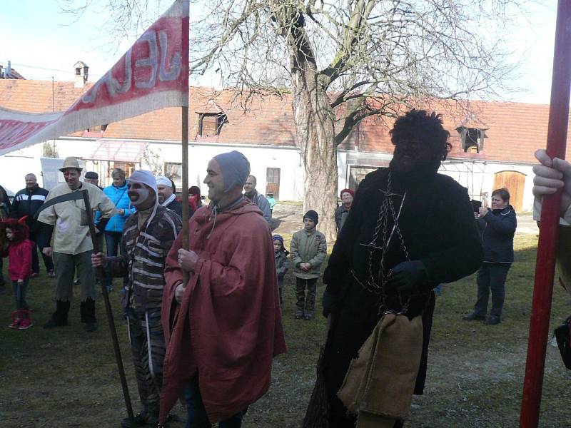 Sobotní masopustní veselí v Hosíně.