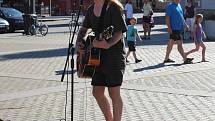 V Českých Budějovicích na Buskers festu vystupuje třeba Gus Ring, který sem přijel až ze Švédska.