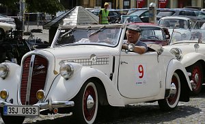 Severem Čech se opět prohnaly historická vozidla v rámci závodu Oldtimer Bohemia rally. Jedna ze zastávek rally byly i Litoměřice.