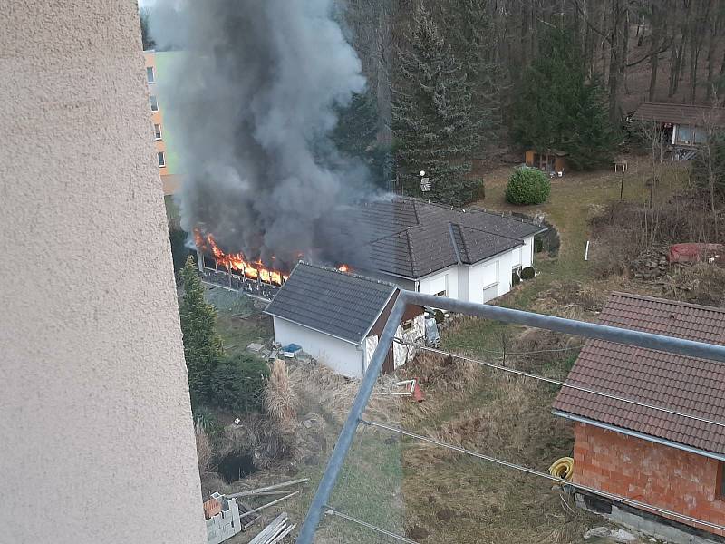 Škoda po požáru domu ve Zlivi je přes milion korun.