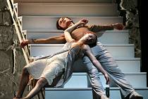 Milence z Verony ztvární v tanečním dramatu Romeo a Julie, který uvede 13. dubna balet Jihočeského divadla, Cristina Porres Mormeneo a Šimon Kubáň.