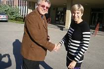 Bývalý ředitel Gymnázia olympijských nadějí Jiří Krauskopf. Na snímku s kateřinou Neumannovou.