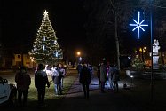 Rozsvícení vánočního stromku na Lišovském náměstí.