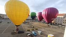 Čtyři horkovzdušné balony vzlétly ve čtvrtek v ranních hodinách z českobudějovického náměstí Přemysla Otakara II.