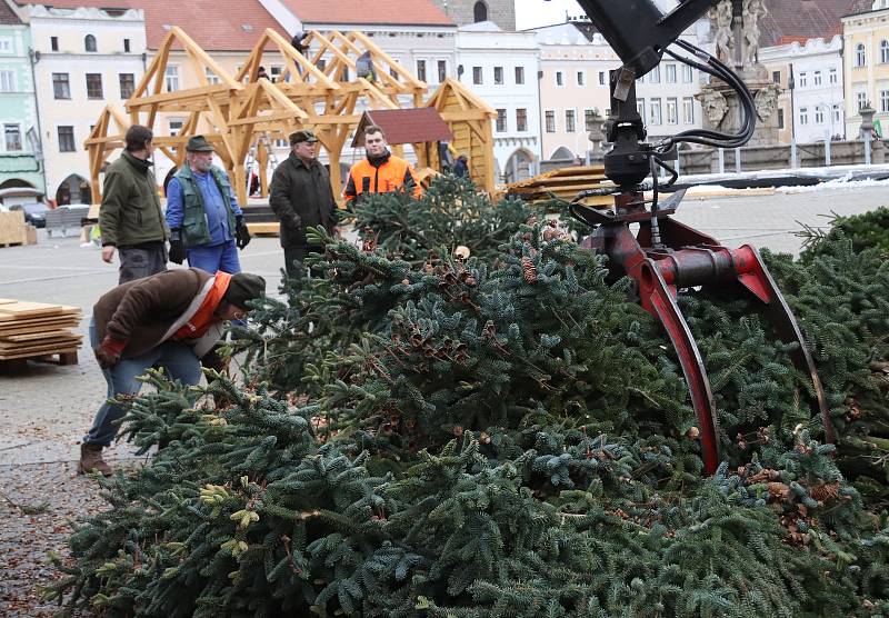 Likvidace vánočního stromu a kluziště v Českých Budějovicích.