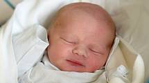 S 10letým Tomášem a 2,5letou Helenou bude v Litvínovicích vyrůstat novorozený David Petrášek. Maminka Tereza Petrášková ho porodila 5. 8. 2020 v 5.13 h., vážil 3,50 kg.