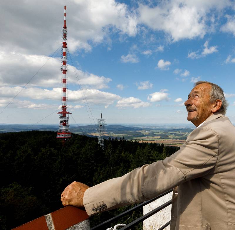 Jaroslav Kubera, předseda Senátu. Zemřel 19. ledna 2020.