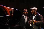 Roy Hargrove Quintet uzavřel v neděli večer 25. července 5. ročník Bohemia Jazzfestu, největšího českého jazzového festivalu, který postupně zakotvil na sedmi náměstích