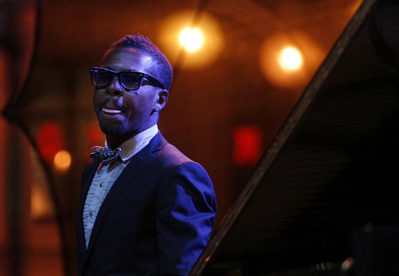 Roy Hargrove Quintet uzavřel v neděli večer 25. července 5. ročník Bohemia Jazzfestu, největšího českého jazzového festivalu, který postupně zakotvil na sedmi náměstích