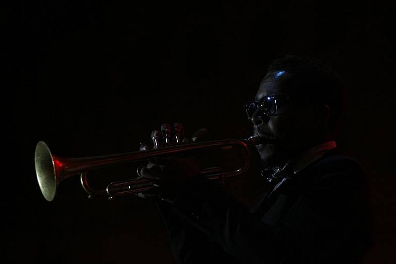 Roy Hargrove Quintet uzavřel v neděli večer 25. července 5. ročník Bohemia Jazzfestu, největšího českého jazzového festivalu, který postupně zakotvil na sedmi náměstích