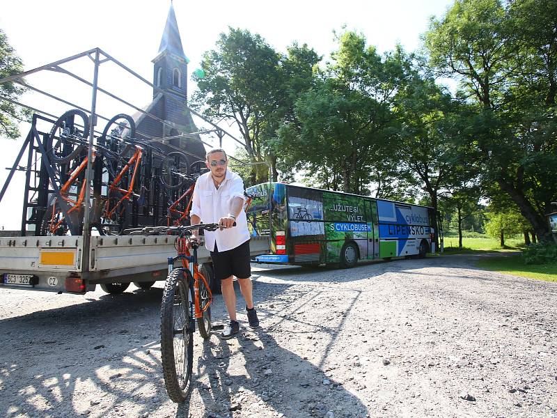 Z Romžberka do Horní Plané budou o prázdninách vozit turisty i místní dotované cyklobusy.