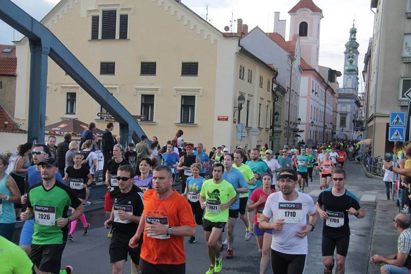 Závodníci Mattoni 1/2Maratonu 2016 v Českých Budějovicích.