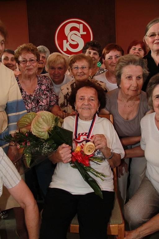 Jubilantka Jarmila Schestauberová oslavila 100. narozeniny.