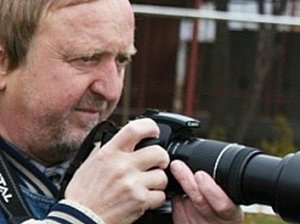 Poslední rozloučení s bývalým sportovním fotoreportérem a novinářem  Milanem Šímou bude ve středu 27. prosince v 8:30 v budějovickém krematoriu.