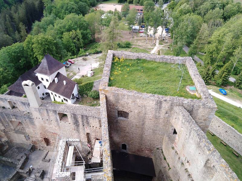 Hrad Landštejn své brány otevřel už 11. května, k výletům láká hlavně za pěkného počasí.