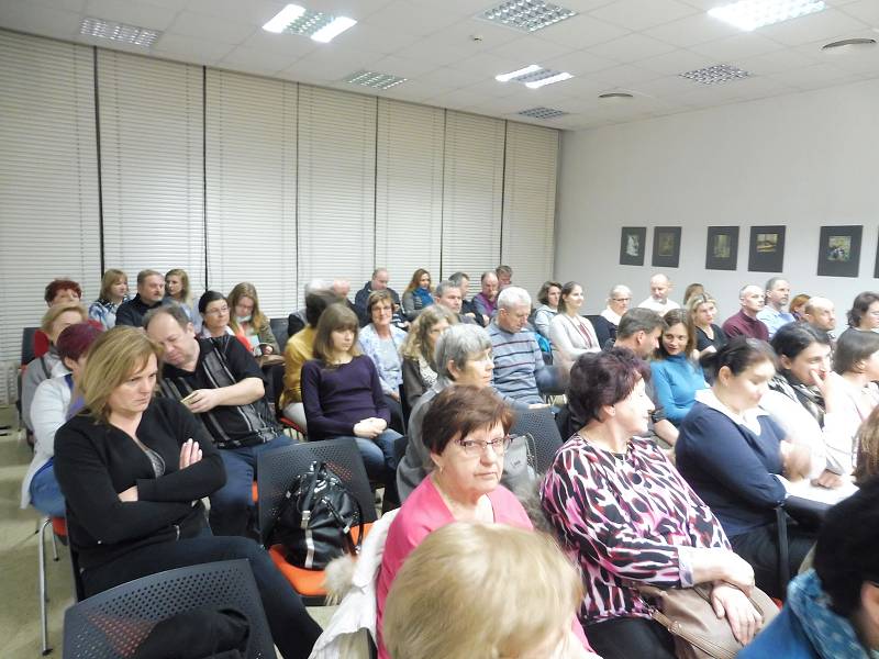 Karol Sidon četl v Českých Budějovicích svou povídku, kterou napsal pod pseudonymem Chaim Cigan do knihy Praha noir.