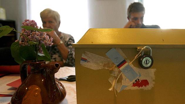 Volby na jihu Čech (ilustrační foto), ve kterých o necelé procento zvítězila ODS před sociálními demokraty, přinesla v obou štábech dvou nejsilnějších stran menší rozčarování. Obě přišly o mandáty, s nimiž počítaly. 