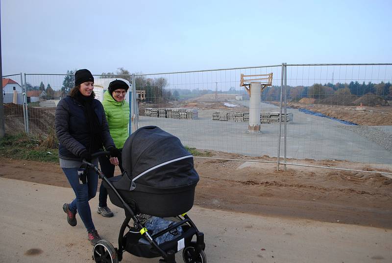 Výstavba D3 v ulici Ke Studánce v Hodějovicích.