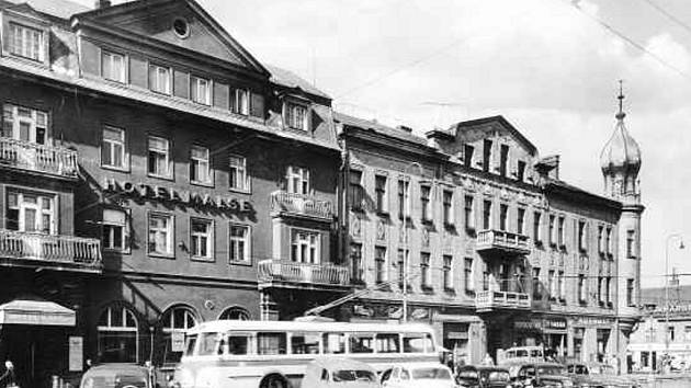 V roce 1955 stál již přejmenovaný hotel Malše na ještě nepřejmenované Roosweltově třídě.