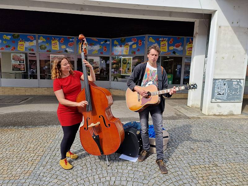 Muzikanti v ulicích Týna na nad Vltavou