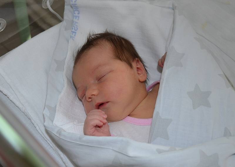 Isabela Houdková z Písku. Prvorozená dcera Moniky a Viktora Houdkových se narodila 19. 11. 2020 v 5.25 hodin. Při narození vážila 3900 g a měřila 52 cm.