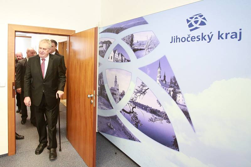 Prezident České republiky Miloš Zeman zahájil 17. února návštěvu v Jihočeském kraji.