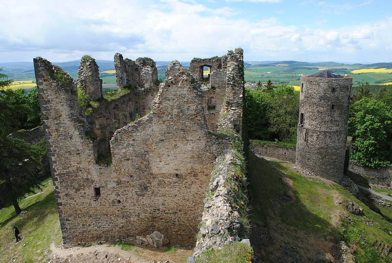 Helfenburk je zřícenina hradu asi 5,5 kilometru od Bavorova