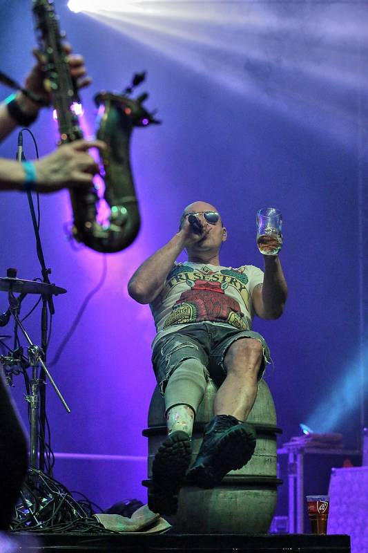 Hokejová Budvararena hostila rockový festival. Vrcholem večera byly Tři sestry.