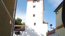 Exteriérovou výstavu Umění ve městě otevřela výstava Petra Nikla v Rabenštejnské věži. Akce též zahájila provoz nového kulturního prostoru, který ve věži vznikl.