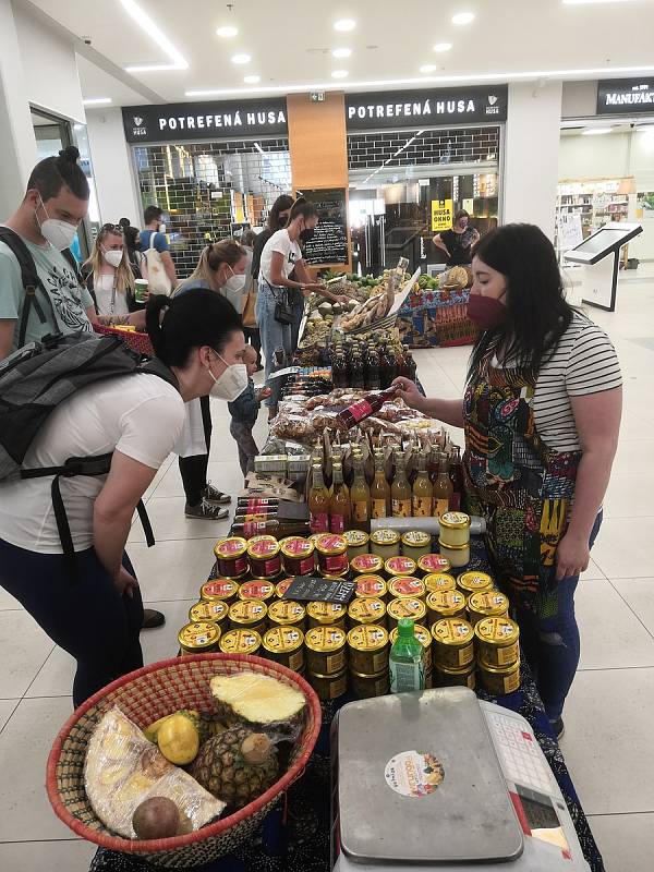 V IGY Centru v Českých Budějovicích se konaly africké trhy s exotickým ovocem a dalším zbožím vonícím dálkami.