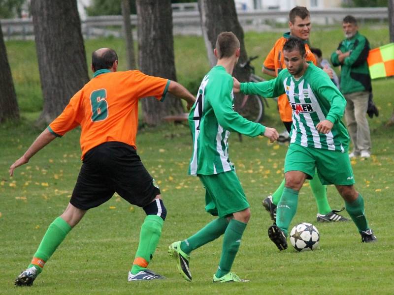 Sokol Neplachov získal ve třetí třídě cenný skalp, doma porazil Boršov 3:1.