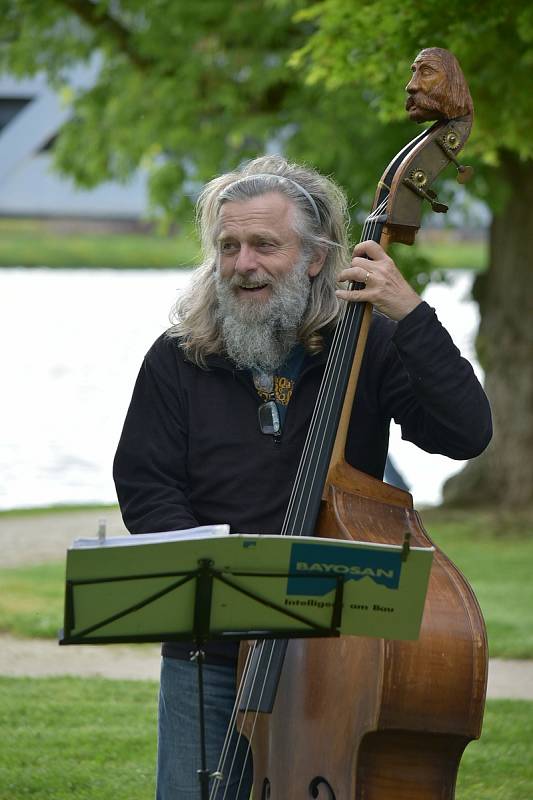 Kapely a muzikanti vystoupili na různých místech Týna nad Vltavou.