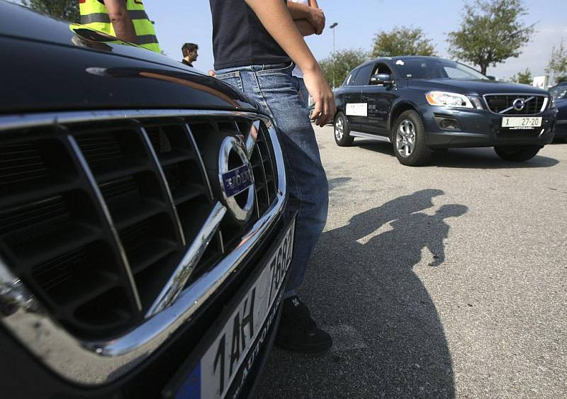 Členové Volvo clubu se sešli v neděli 20. září před českobudějovickým Intersparem. 