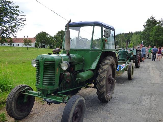 Traktoriáda v Mokrém Lomu. 