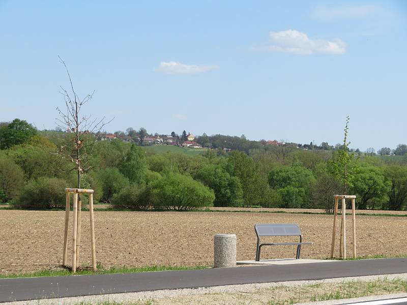 Zastupitelé města České Budějovice se usnesli, že podají žalobu na zjištění vlastníka tzv. Děkanských polích.