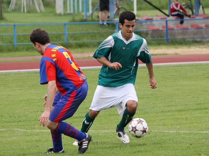 Fotbalisté SK Čtyři Dvory doma Borovany nijak nešetřili, vyhráli 7:0, hosté musí ještě záchranu potvrdit.. 