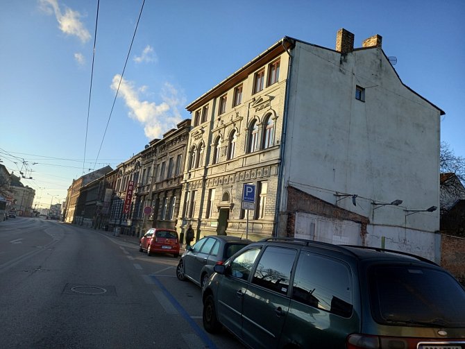 Nový bytový dům se plánuje v českobudějovické Nádražní ulici nedaleko viaduktu v Rudolfovské třídě.