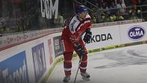 Vyprodaná Budvar aréna v Českých Budějovicích sleduje úvodní zápas Českých hokejových her mez Finskem a Českou republikou.