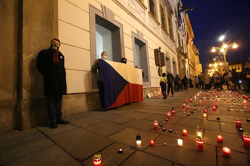 Budějovičáci oslavili 17. listopad na náměstí Přemysla Otakara II.