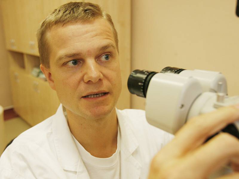 Sedmatřicetiletý primář oční kliniky Lexum Vladimír Chodura.