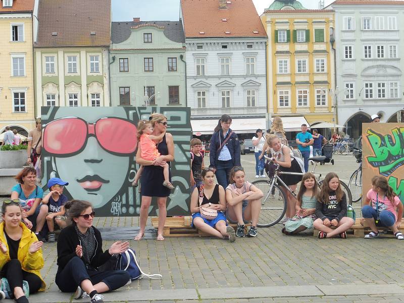 Českobudějovický studentský festival Budějovický Majáles pokračuje.