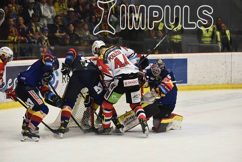 Páté čtvrtfinále play off hokejové extraligy: Motor ČB - Pardubice.