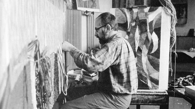 Ve věku 88 let zemřel 24. března 2013 Jiří Tichý, jihočeský výtvarník a filozof, jehož dílo zná celá Evropa. Nejvíc ho proslavily tapisérie.