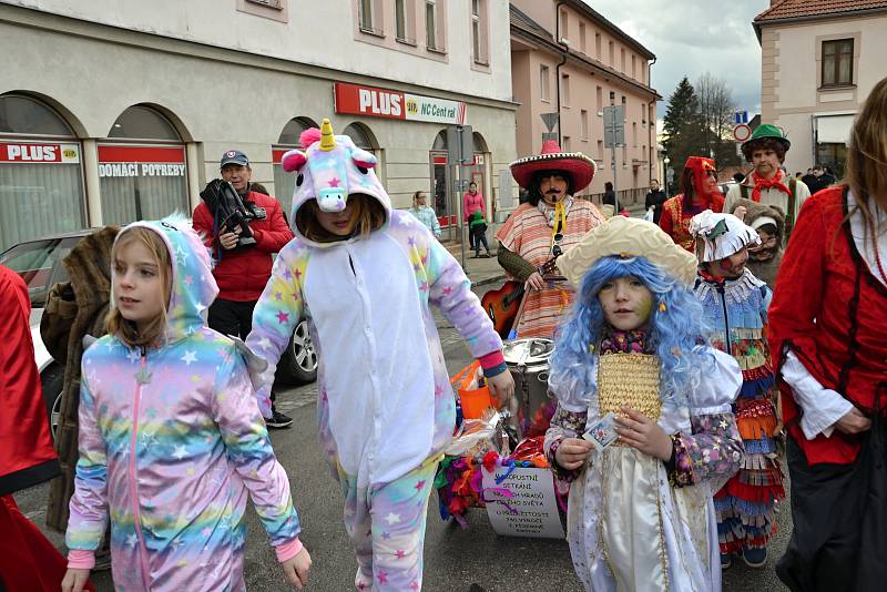 Do Masopustu v Nových Hradech se zapojily i děti.