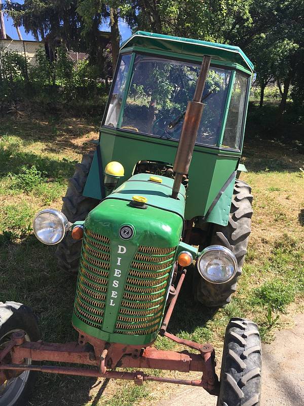 Traktor Paráda ve slovenském Hrušově ukázala nádherné veterány na náročné trati.