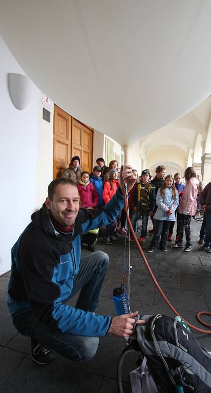 Ve středu se z českobudějovického náměstí vznesl stratosférický balon s pamětní mincí.