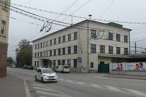 Budova České pošty u českobudějovického vlakového nádraží, kterou koupilo město v aukci.