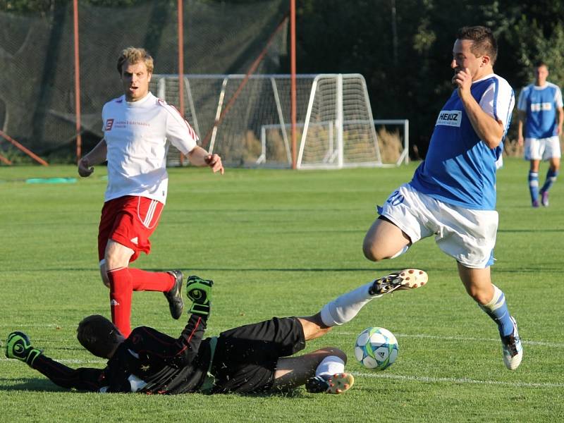 Fotbalisté Týna nad Vltavou porazili v derby Dolní Bukovsko 3:0. 