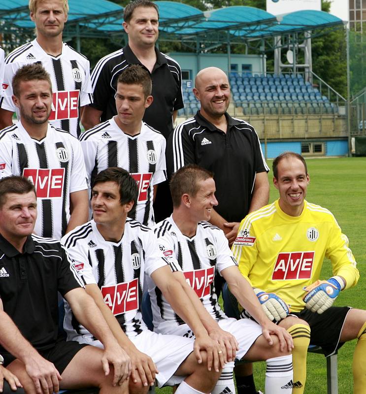 Tisková konference a fotografování A týmu Dynama České Budějovice před zahájením sezóny 2. ligy 2013/2014.