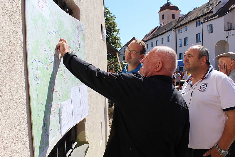 Ve Strakonicích v sobotu odstartoval čtvrtý ročník závodu veteránů Soutěž Šumavou.